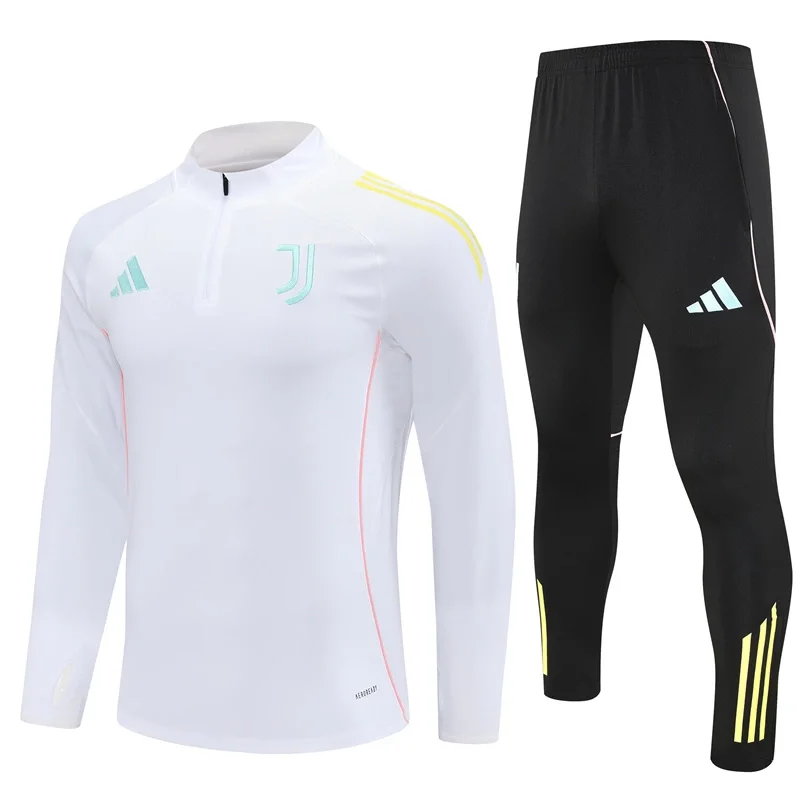 Juventus 2025-2026 Eşofman Takımı